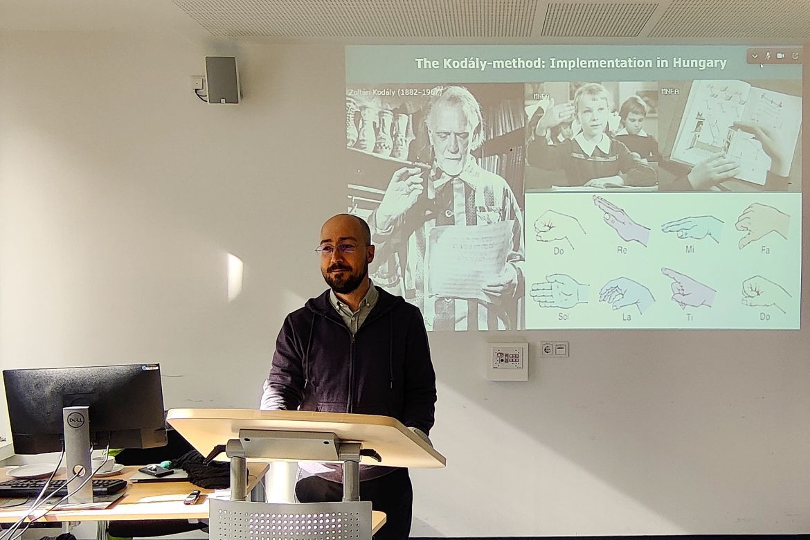 Lecture by Szabolcs László at Bielefeld University